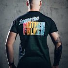 Dwight trägt das T-Shirt Summertime. Ansicht von hinten.